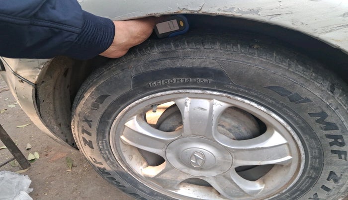 2010 Maruti Swift VXI, Petrol, Manual, 1,35,728 km, tyre