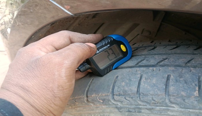 2017 Maruti Ciaz DELTA DIESEL 1.3, Diesel, Manual, 1,30,193 km, tyre