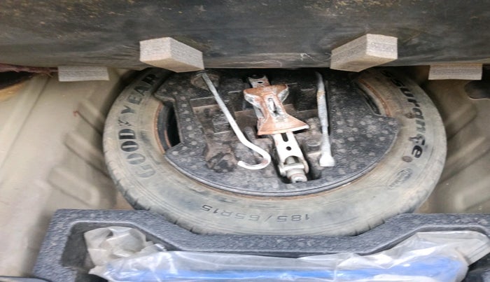 2017 Maruti Ciaz DELTA DIESEL 1.3, Diesel, Manual, 1,30,193 km, tyre