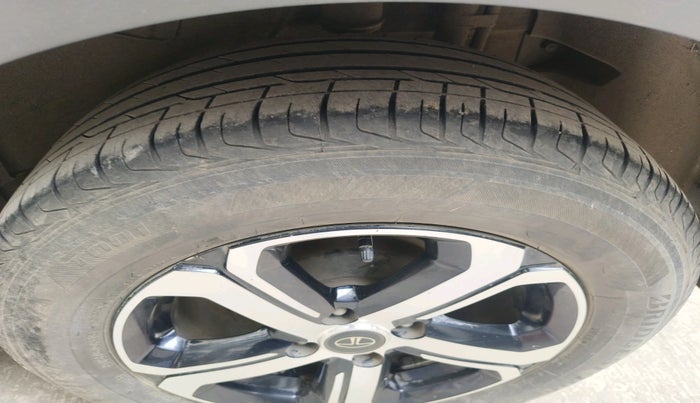 2021 Tata NEXON XZ PLUS PETROL SUNROOF, Petrol, Manual, 39,275 km, tyre