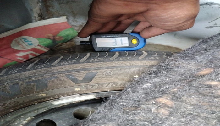 2012 Toyota Etios G, Petrol, Manual, 42,738 km, tyre