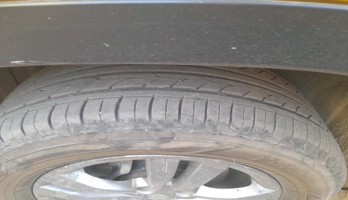 2016 Maruti Vitara Brezza ZDI PLUS, Diesel, Manual, 1,85,972 km, tyre