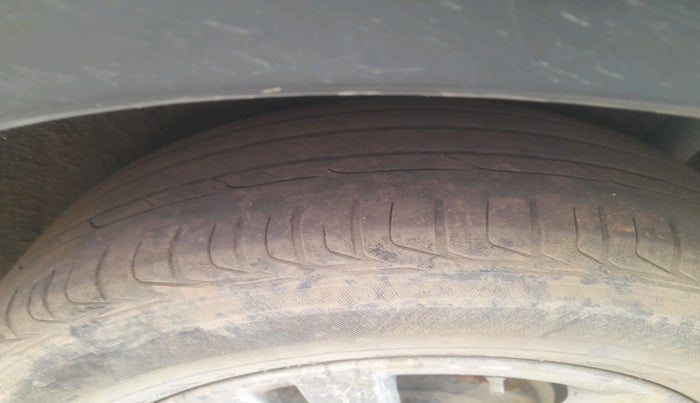 2016 Maruti Vitara Brezza ZDI PLUS, Diesel, Manual, 1,85,972 km, tyre