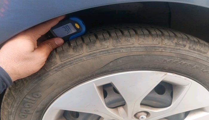 2016 Hyundai Xcent S 1.2, Petrol, Manual, 35,739 km, tyre