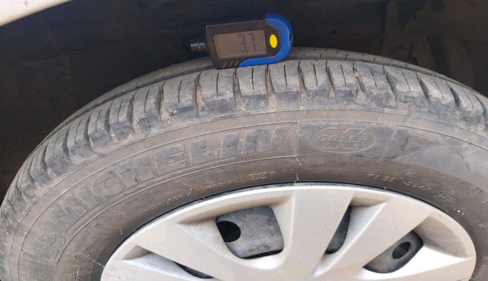 2013 Maruti Swift Dzire VXI, Petrol, Manual, 84,718 km, tyre