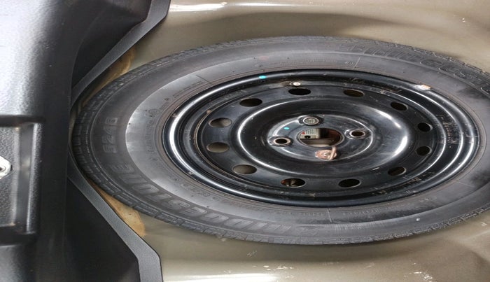 2013 Maruti Swift VDI, Diesel, Manual, 1,36,197 km, tyre