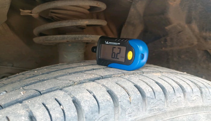 2021 Maruti Vitara Brezza LXI, Petrol, Manual, 65,000 km, tyre