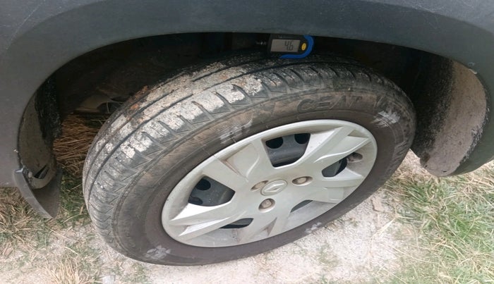 2023 Renault Kwid RXT 1.0, Petrol, Manual, 15,218 km, tyre