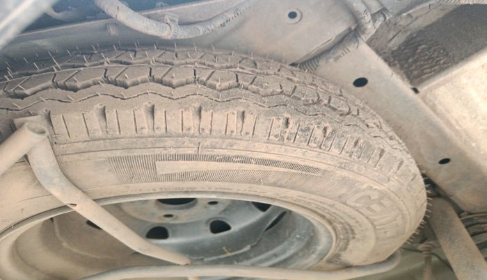 2021 Maruti Eeco 5 STR AC CNG, Petrol, Manual, 46,476 km, tyre