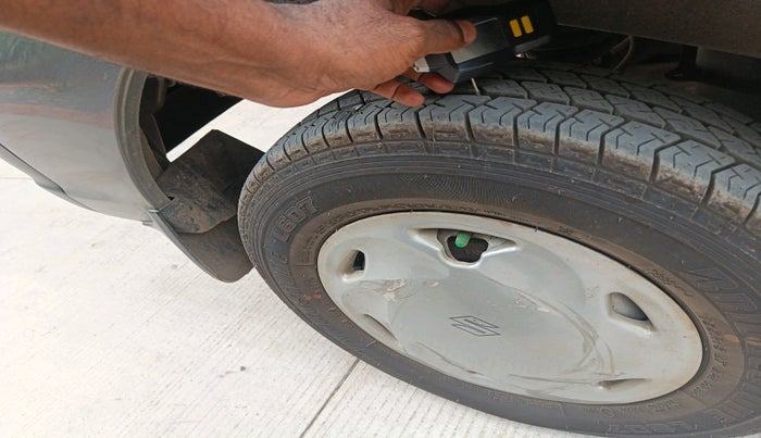 2021 Maruti Eeco 5 STR AC CNG, Petrol, Manual, 46,476 km, tyre