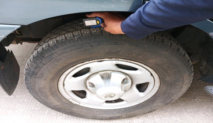 2011 Tata Safari 4X2 EX DICOR, Diesel, Manual, 1,13,047 km, tyre