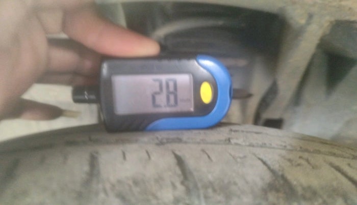 2020 Renault TRIBER RXL MT, Petrol, Manual, 27,128 km, tyre