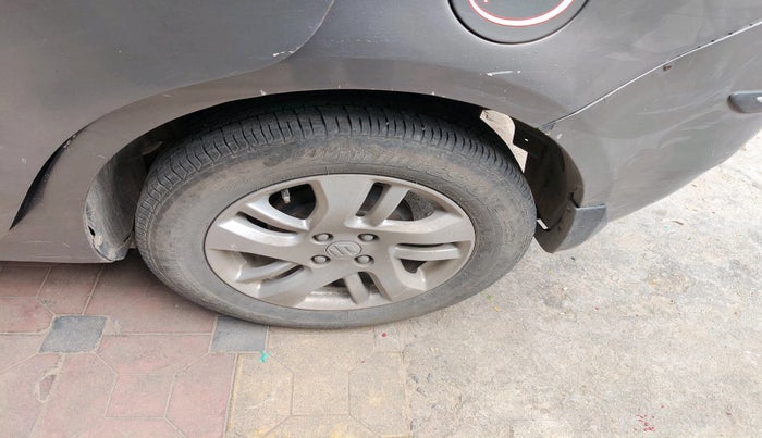 2015 Maruti Swift Dzire ZXI, Petrol, Manual, 1,06,473 km, tyre