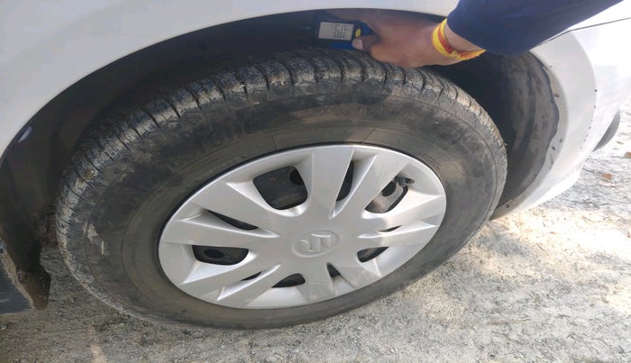 2013 Maruti Swift Dzire VXI, Petrol, Manual, 1,56,719 km, tyre