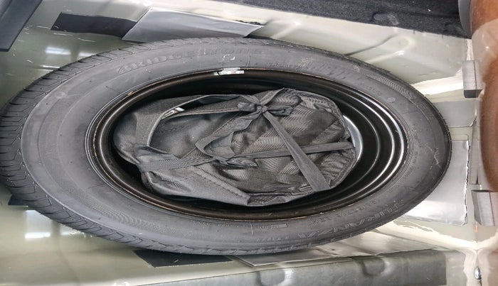 2025 Tata NEXON Smart Plus 1.2 Revotron 6 AMT, Petrol, Automatic, 6,071 km, tyre