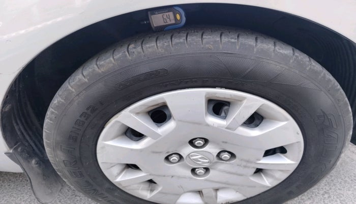 2013 Hyundai i20 MAGNA (O) 1.2, Petrol, Manual, 66,234 km, tyre