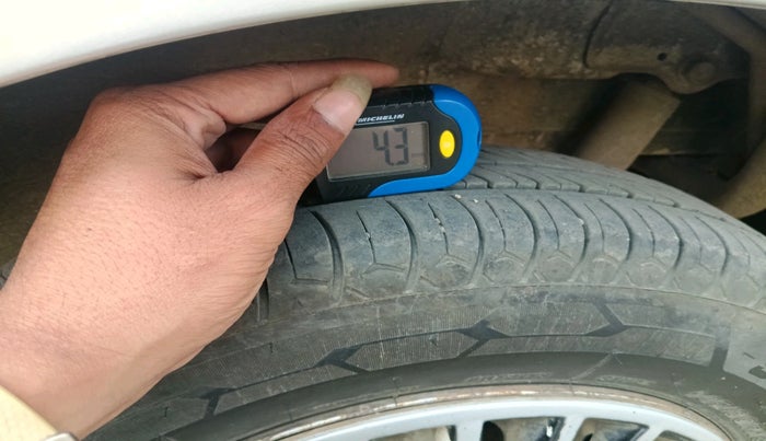 2014 Maruti Wagon R 1.0 LXI CNG, Petrol, Manual, 1,00,270 km, tyre