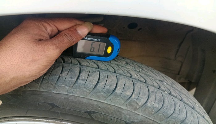 2014 Maruti Wagon R 1.0 LXI CNG, Petrol, Manual, 1,00,270 km, tyre