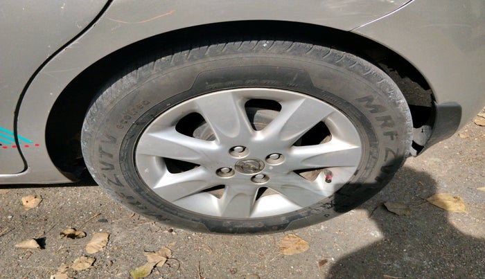 2013 Nissan Micra XV DIESEL, Diesel, Manual, 1,77,348 km, tyre