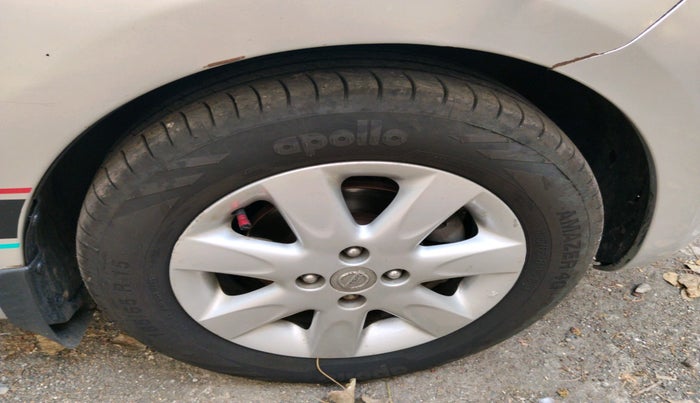 2013 Nissan Micra XV DIESEL, Diesel, Manual, 1,77,348 km, tyre