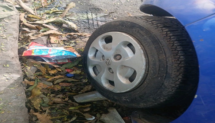 2013 Tata Nano LX, Petrol, Manual, 67,364 km, tyre