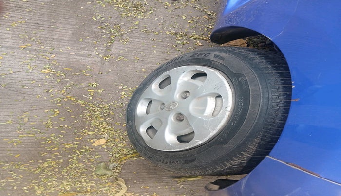 2013 Tata Nano LX, Petrol, Manual, 67,364 km, tyre