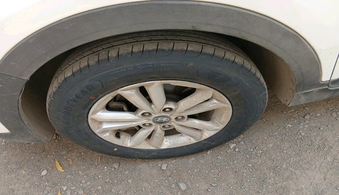 2017 Hyundai Creta SX 1.6 DIESEL, Diesel, Manual, 1,06,986 km, tyre