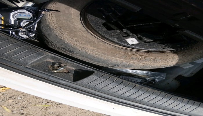 2017 Hyundai Creta SX 1.6 DIESEL, Diesel, Manual, 1,06,986 km, tyre