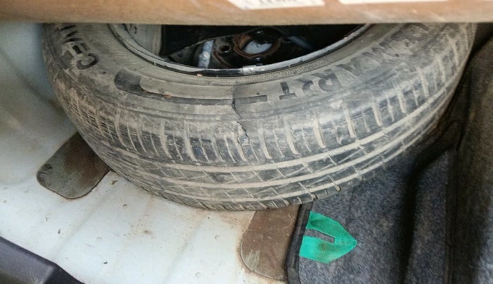 2022 Hyundai AURA S 1.2 CNG, Petrol, Manual, 69,893 km, tyre