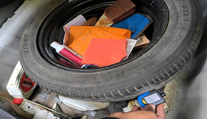 2013 Hyundai Verna FLUIDIC 1.6 CRDI SX, Diesel, Manual, 1,03,760 km, tyre