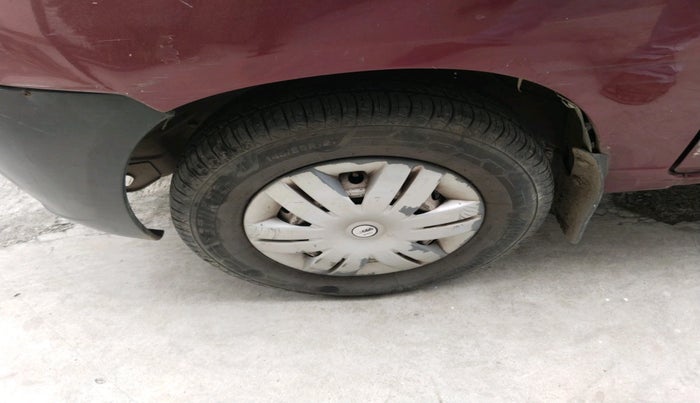 2011 Maruti Alto LXI CNG, Petrol, Manual, 1,90,565 km, tyre