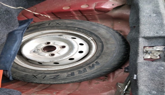 2011 Maruti Alto LXI CNG, Petrol, Manual, 1,90,565 km, tyre