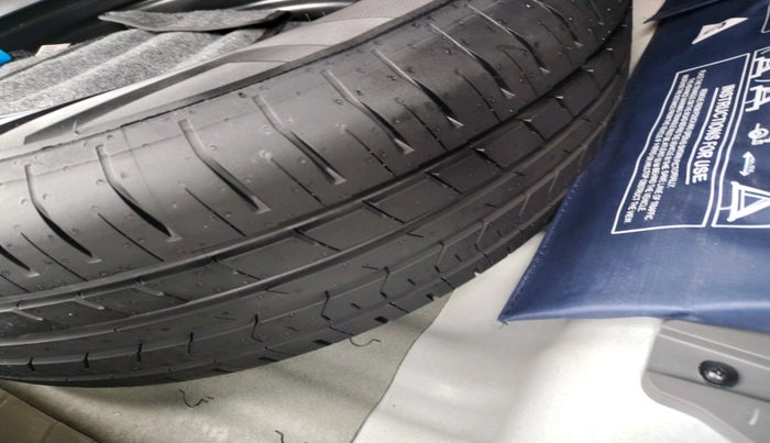 2024 Hyundai Creta SX (O) 1.5 PETROL, Petrol, Manual, 7,437 km, tyre