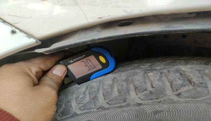 2013 Honda City 1.5L I-VTEC S AT, Petrol, Automatic, 1,27,929 km, tyre