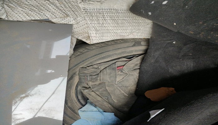 2013 Honda City 1.5L I-VTEC S AT, Petrol, Automatic, 1,27,929 km, tyre