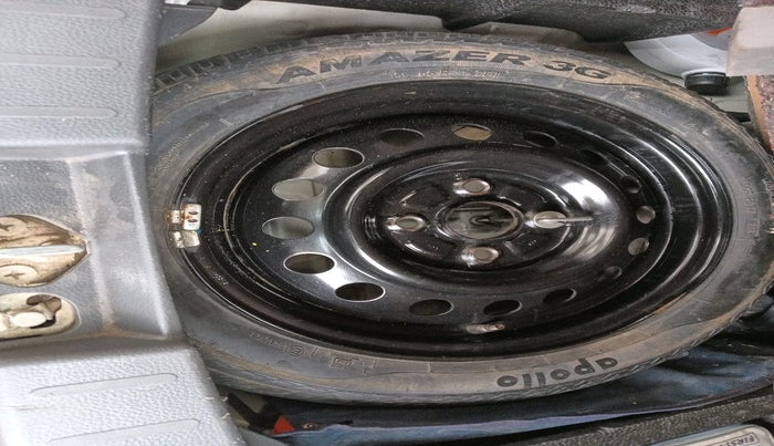 2011 Maruti Wagon R 1.0 VXI, Petrol, Manual, 63,793 km, tyre