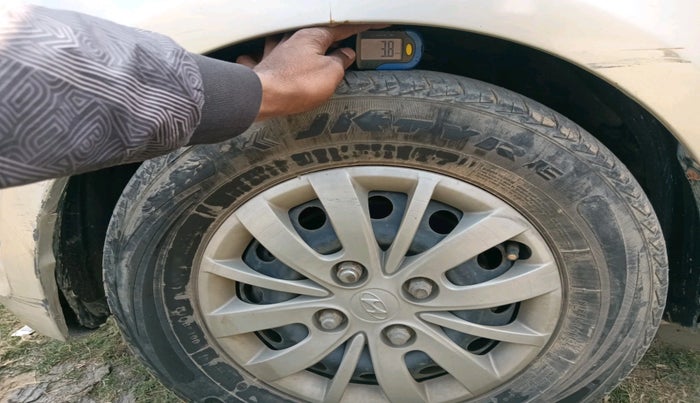 2014 Hyundai i10 SPORTZ 1.1, Petrol, Manual, 57,026 km, tyre