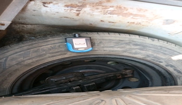 2014 Hyundai i10 SPORTZ 1.1, Petrol, Manual, 57,026 km, tyre