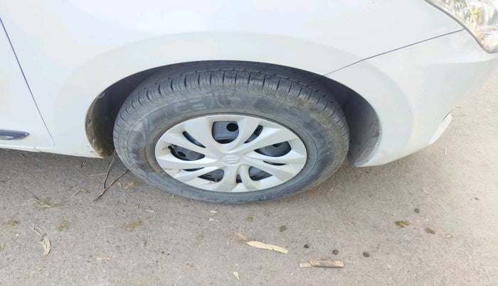 2021 Maruti Swift VXI, Petrol, Manual, 45,610 km, tyre