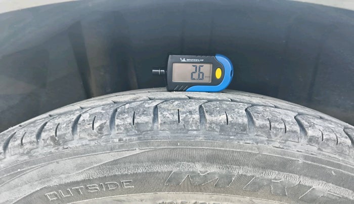 2010 Maruti SX4 VXI, Petrol, Manual, 1,02,132 km, tyre