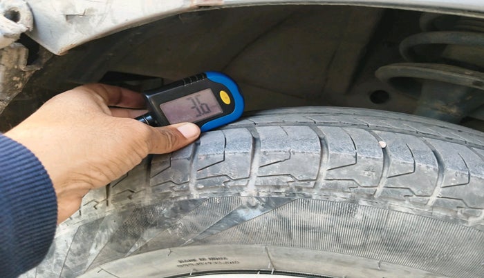 2010 Maruti Ritz LXI, Petrol, Manual, 1,10,000 km, tyre