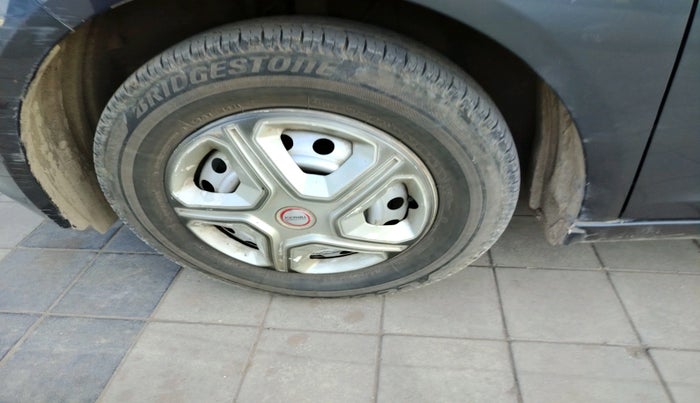 2020 Tata ALTROZ XE PETROL, Petrol, Manual, 39,599 km, tyre