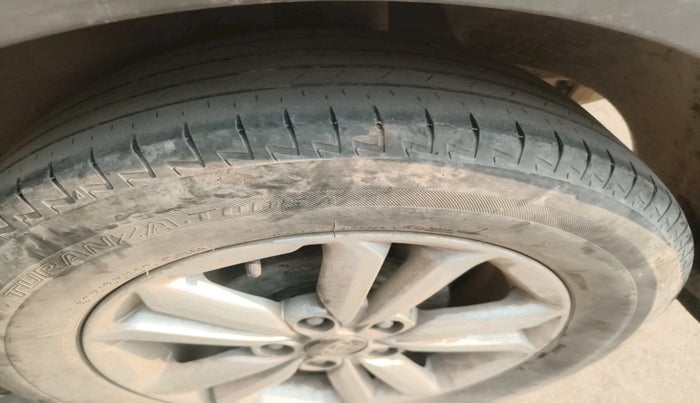 2017 Hyundai Creta SX 1.6 DIESEL, Diesel, Manual, 1,45,919 km, tyre