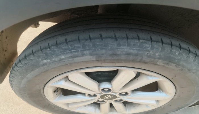 2017 Hyundai Creta SX 1.6 DIESEL, Diesel, Manual, 1,45,919 km, tyre