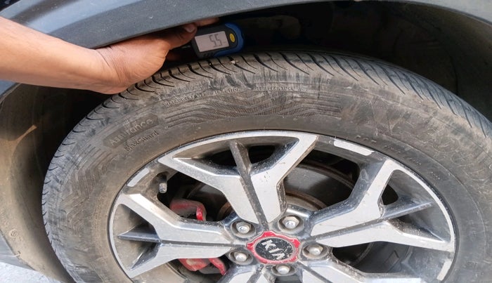 2021 KIA SELTOS GTX PLUS AT 1.5 DIESEL, Diesel, Automatic, 1,22,467 km, tyre