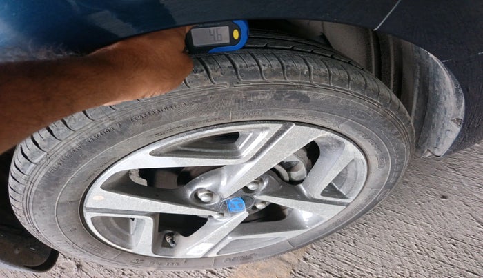 2023 Hyundai AURA SX 1.2 (O), Petrol, Manual, 2,702 km, tyre