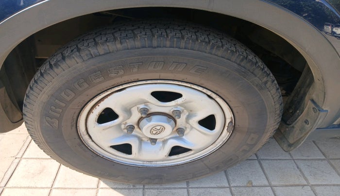 2018 Tata Hexa XMA 4X2 7 STR, Diesel, Automatic, 35,819 km, tyre