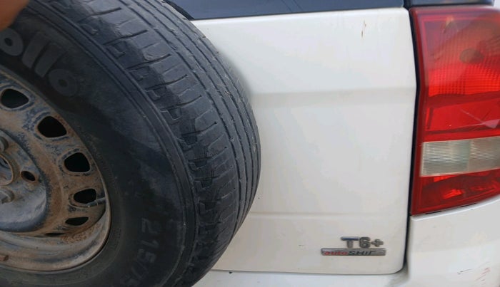 2016 Mahindra TUV300 T6, Diesel, Manual, 79,027 km, tyre