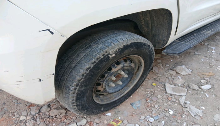 2016 Mahindra TUV300 T6, Diesel, Manual, 79,027 km, tyre