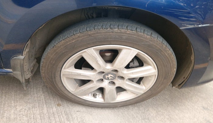 2011 Volkswagen Vento HIGHLINE DIESEL 1.6, Diesel, Manual, 99,073 km, tyre